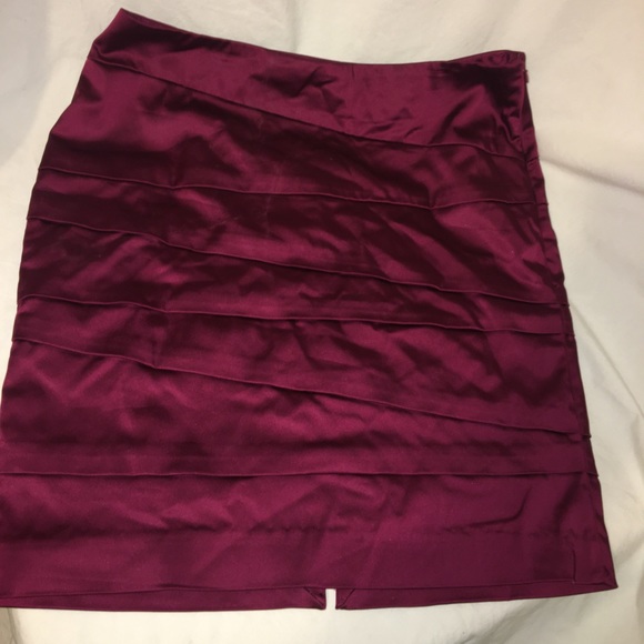 White House Black Market Dresses & Skirts - White House black market women’s skirt White House Black Market Dresses & Skirts - White House black market women’s skirt